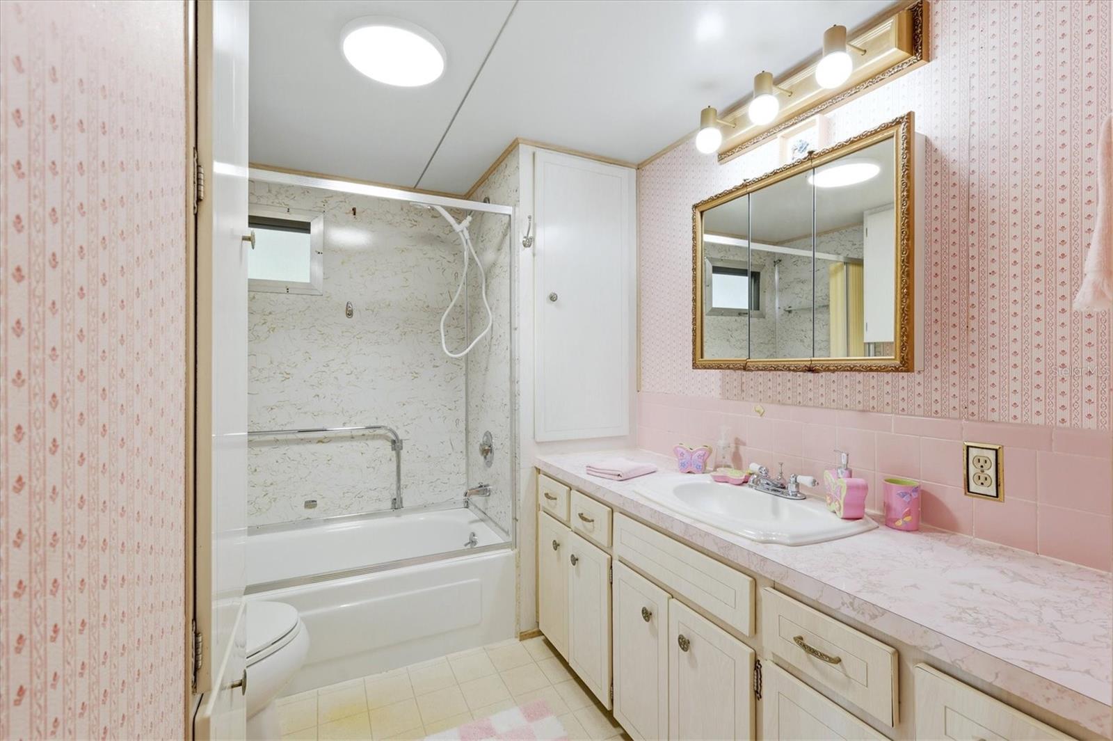 TIDEVUE/DE SOTO COMMUNITY UNIT ONE - Residential