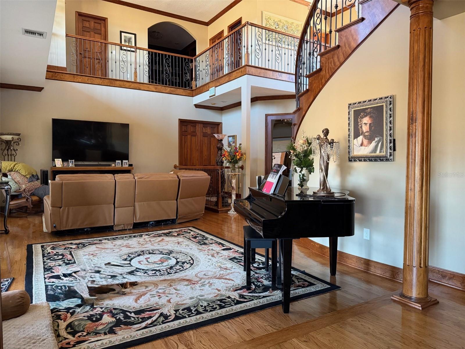 HUNTER HILL - Residential