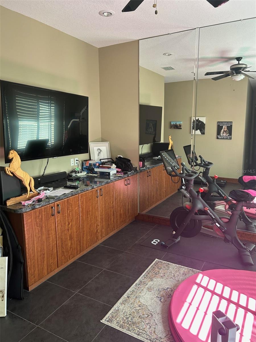 HUNTER HILL - Residential