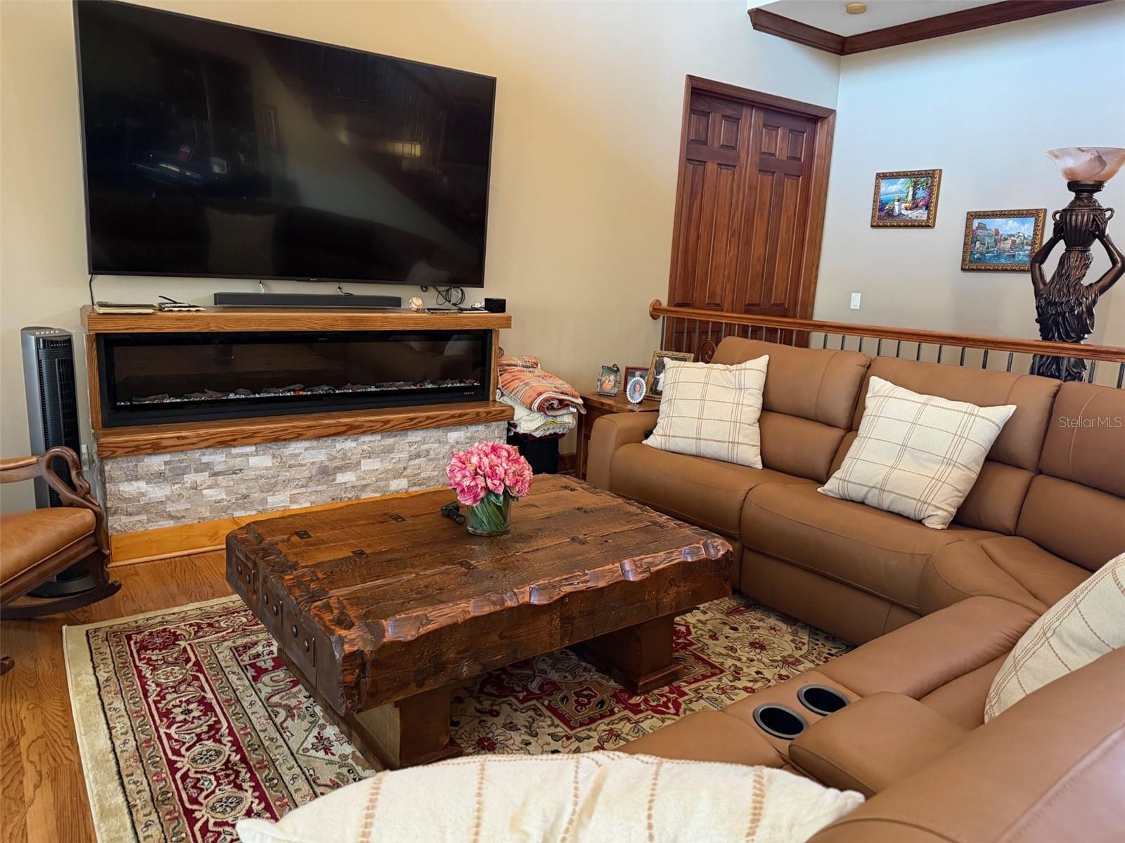 HUNTER HILL - Residential