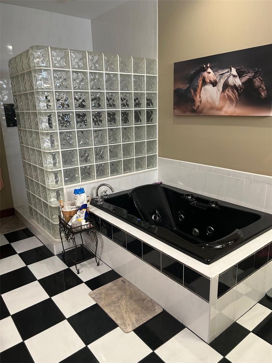 HUNTER HILL - Residential