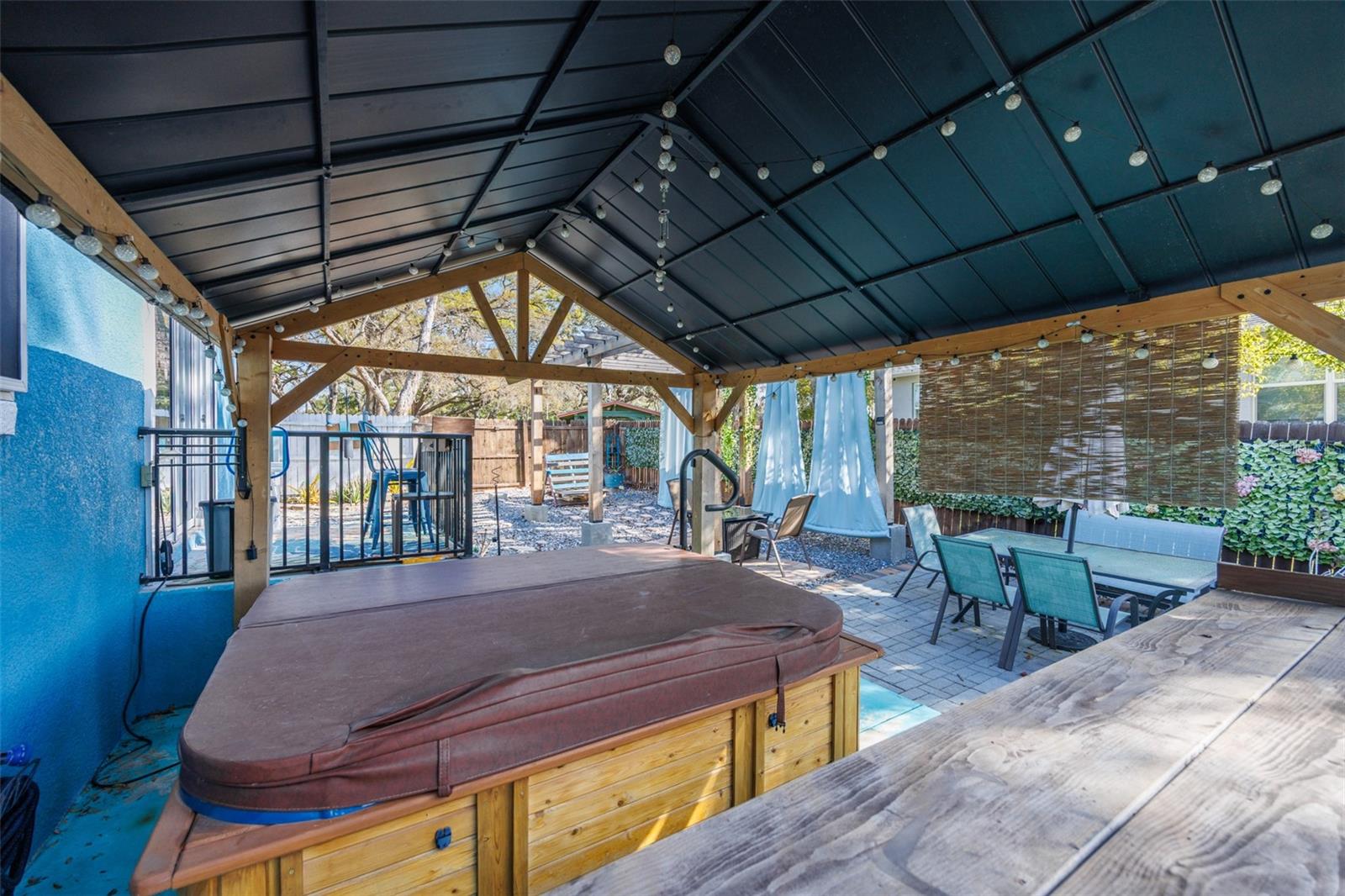 SULPHUR SPGS - Residential