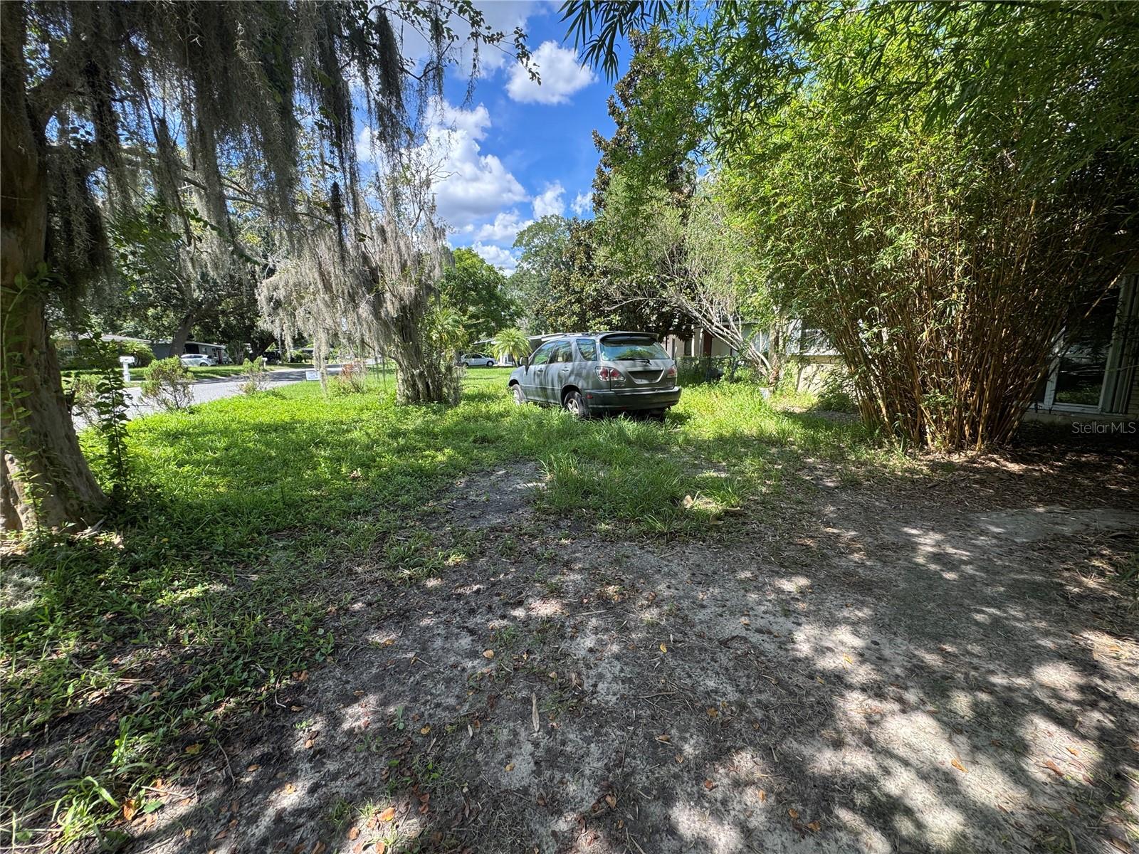 Exceptional Investment to flip or Personal Living Opportunity in Orlando Central Florida! NO HOA!
Prime Location: Walking distance to Orlando’s Chinatown for ultimate convenience. 3 blocks away from the 408 Expressway entrance and Highway 50. Multiple bus lines nearby with direct routes to the airport and downtown Orlando.
Within a 10-minute drive to several large shopping centers, hospitals, and parks. Surrounded by newly built and newly renovated homes.
This is a Lot size: approx. 10,000 sq. ft. 3 bedrooms, 2 bathrooms, brick & wood construction, pitched roof, with a garage. Originally purchased for a “Three-Life Paradise” concept — combining healthy living, elder companionship, and small-scale farming.
Landscaped with bamboo, evergreens, fruit trees, vegetables, wild greens, and herbs. (Currently some areas have overgrown weeds due to being tenant-occupied and not actively maintained.)
This is truly an uncut diamond with tremendous potential — perfect for profitable renovation (fix & flip) or as a buy-and-hold rental property.
Opportunities for Buyers & Partners: Open to co-investment, leasing, rent-to-own, or operating a family-run B&B together. Owner Financing available!