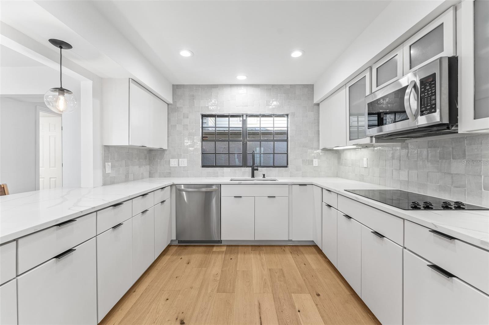 BRETTON WOODS AT WESTSHORE A C - Residential