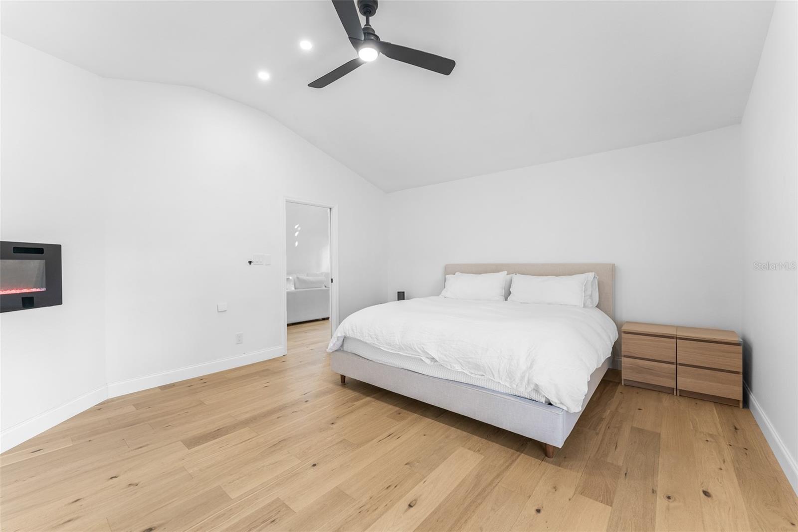 BRETTON WOODS AT WESTSHORE A C - Residential