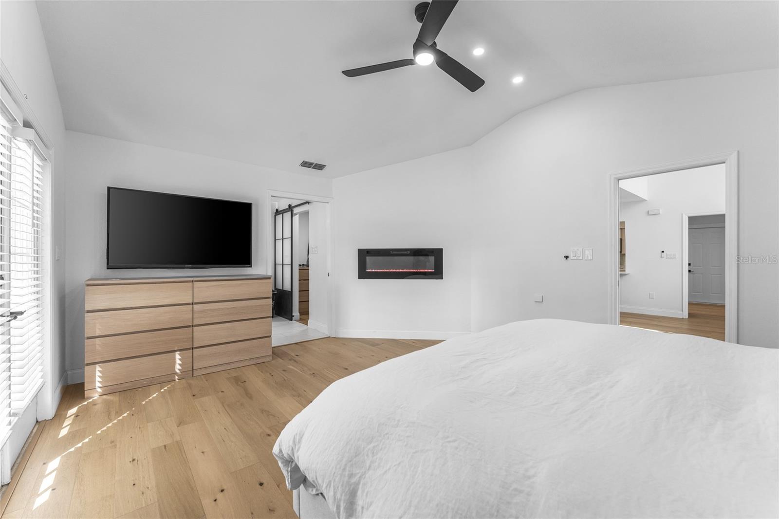 BRETTON WOODS AT WESTSHORE A C - Residential