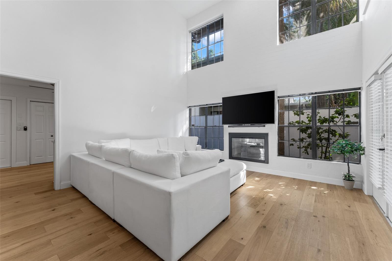 BRETTON WOODS AT WESTSHORE A C - Residential