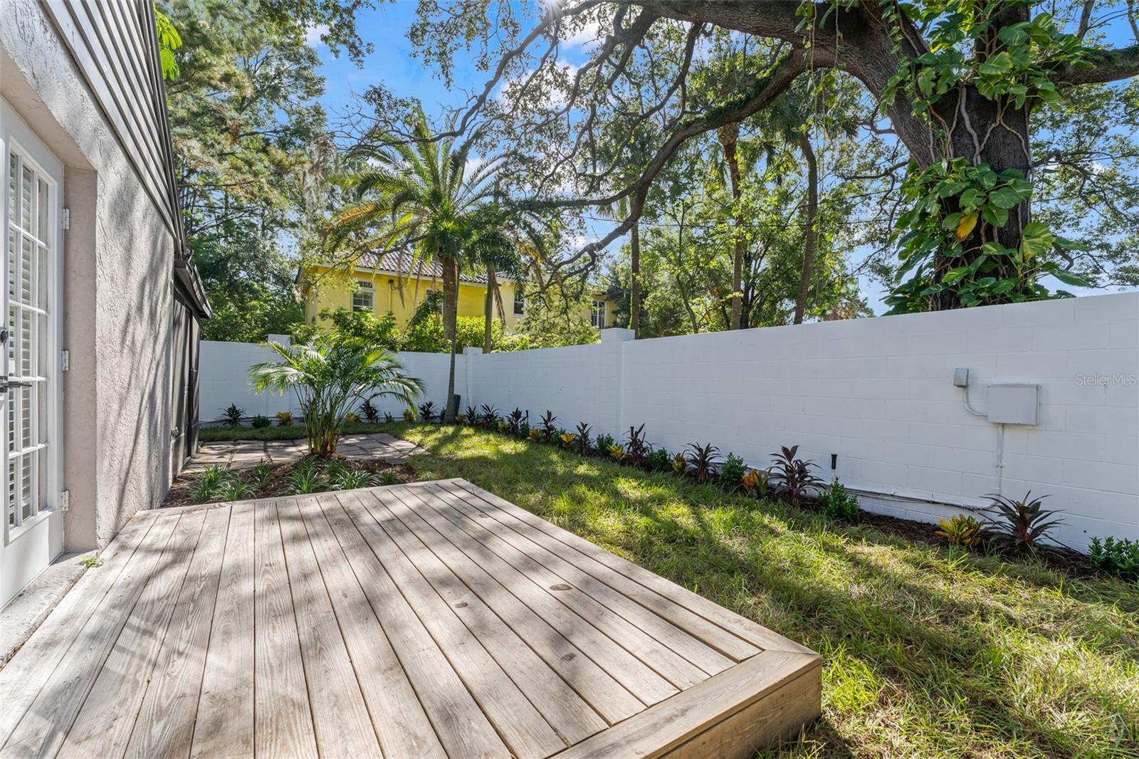 BRETTON WOODS AT WESTSHORE A C - Residential