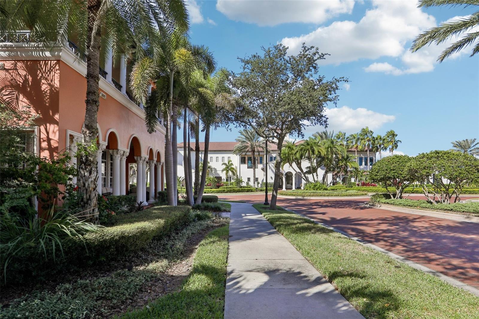 4912 YACHT CLUB