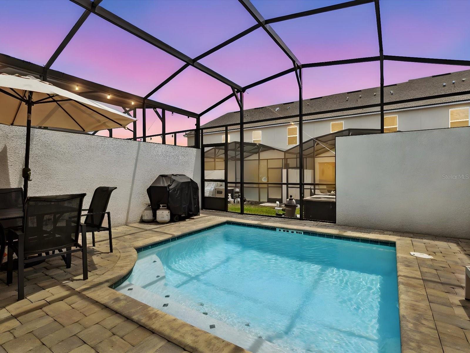 1632 TROPICAL PALMS CIRCLE