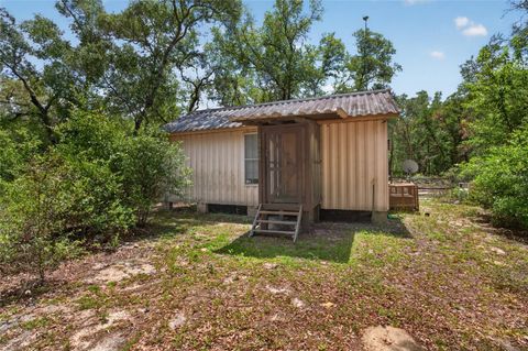 Photo of 19448 SE 92nd Place, Ocklawaha, FL 32179 (MLS # G5111345)