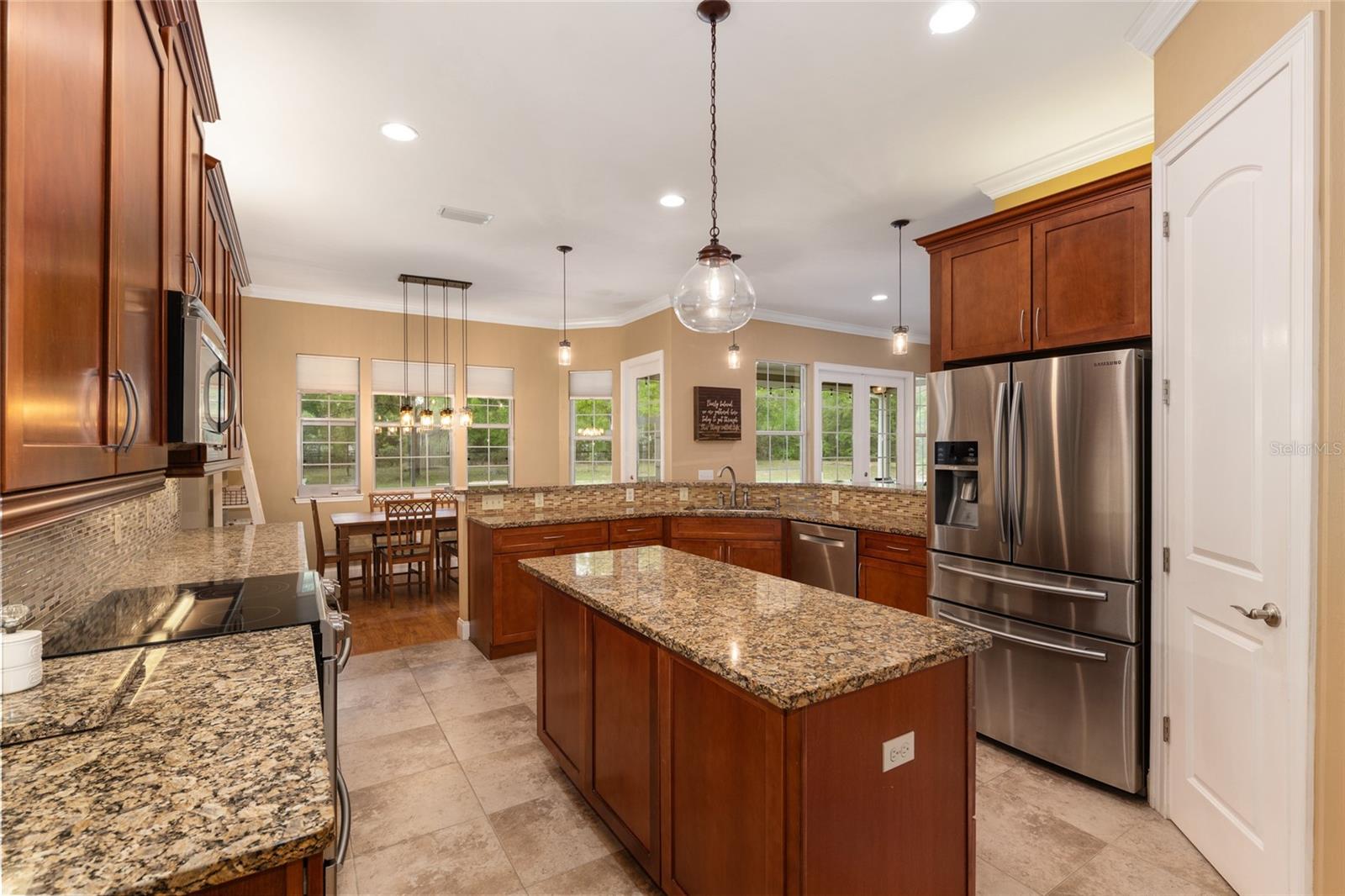 TRAILS THE - Residential