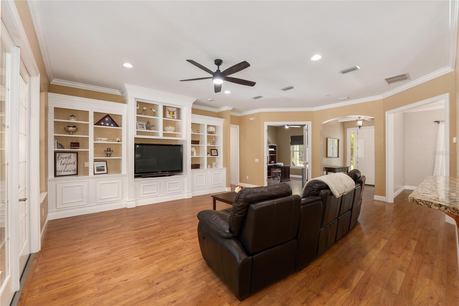 TRAILS THE - Residential