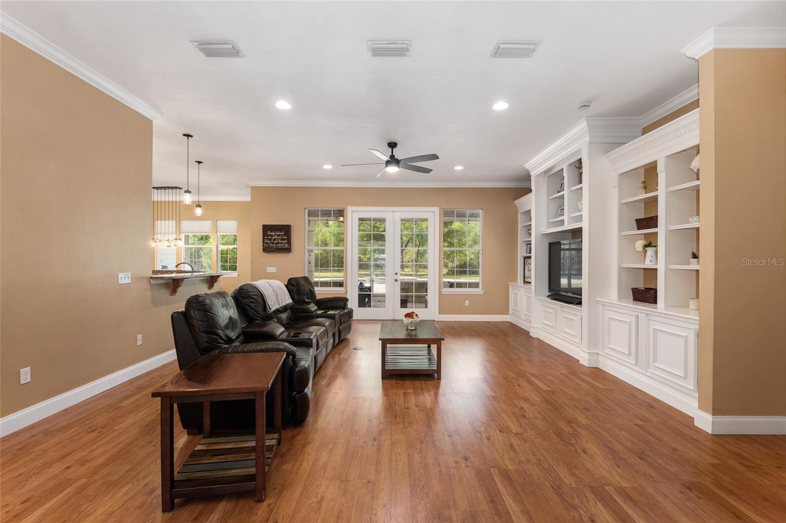 TRAILS THE - Residential