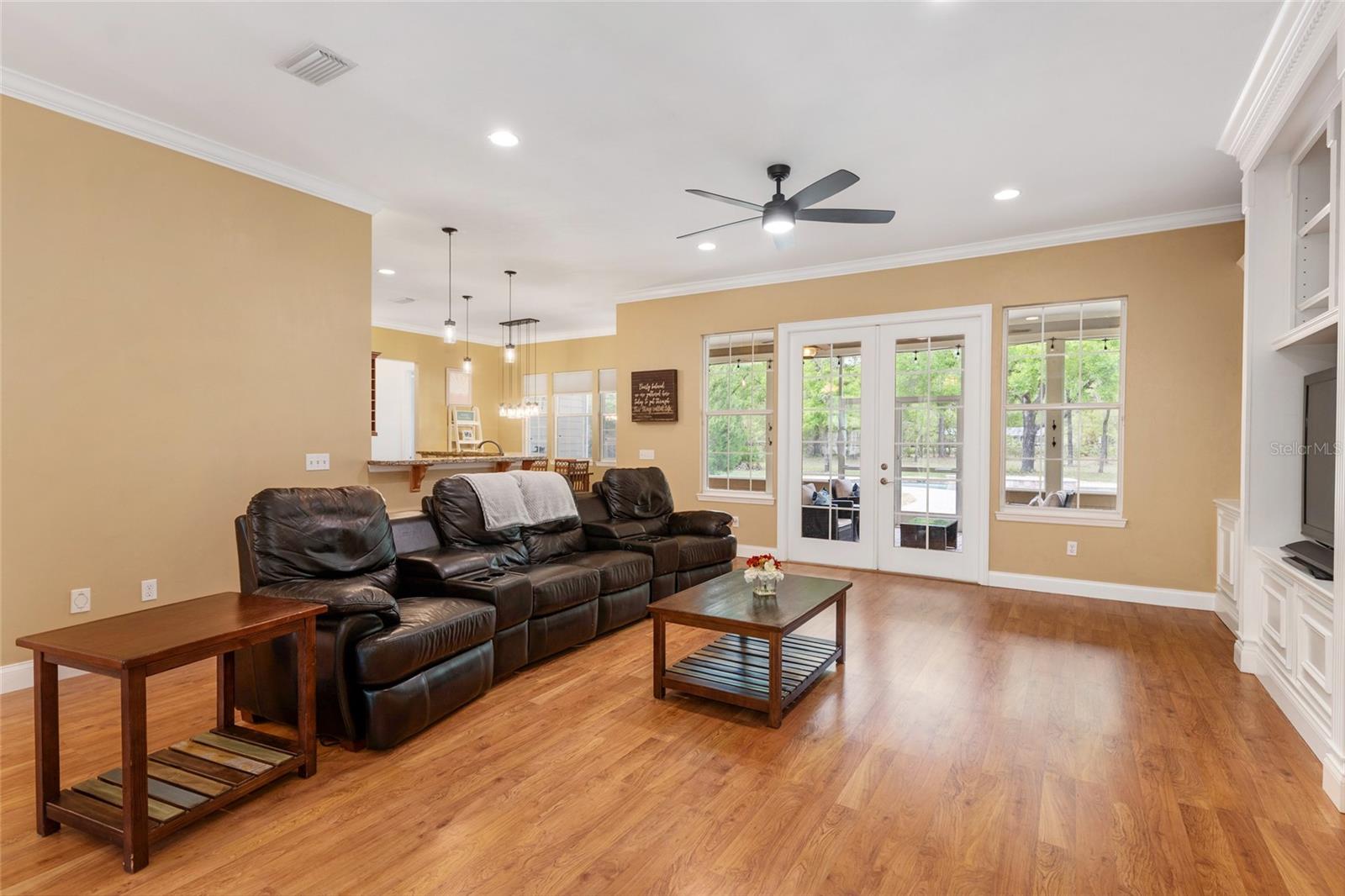 TRAILS THE - Residential