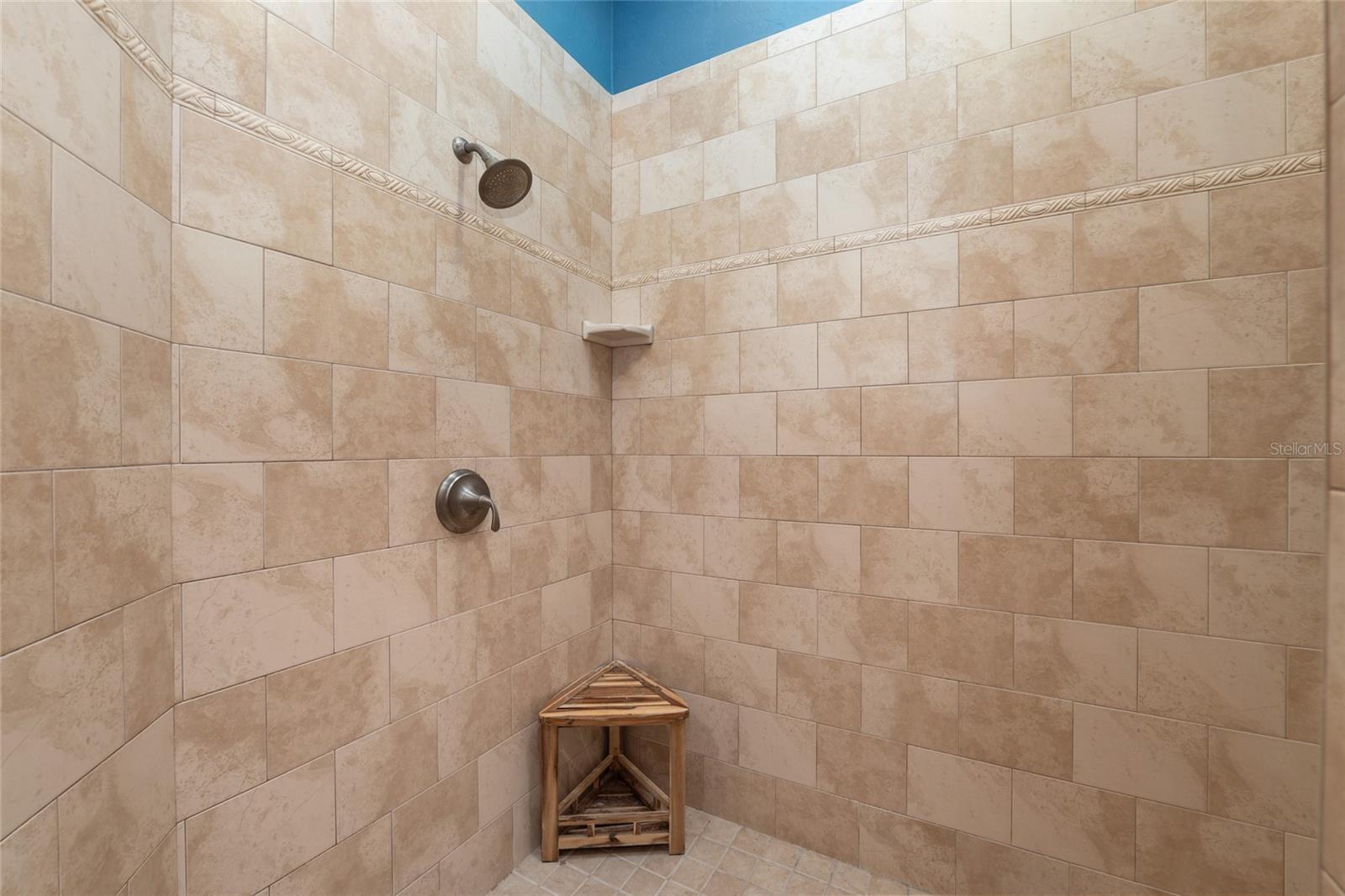 TRAILS THE - Residential