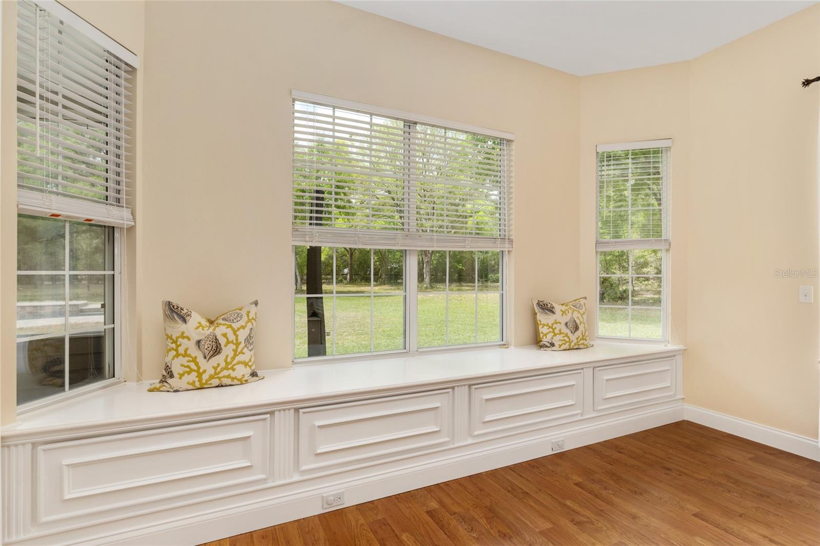 TRAILS THE - Residential