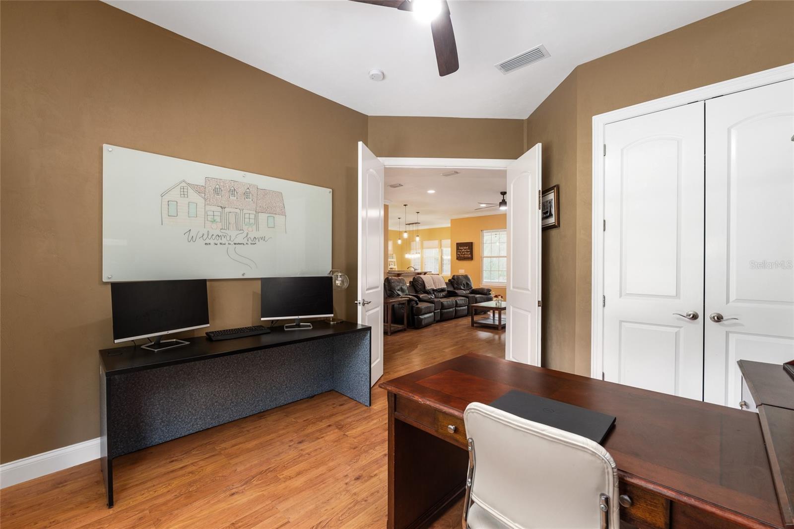 TRAILS THE - Residential