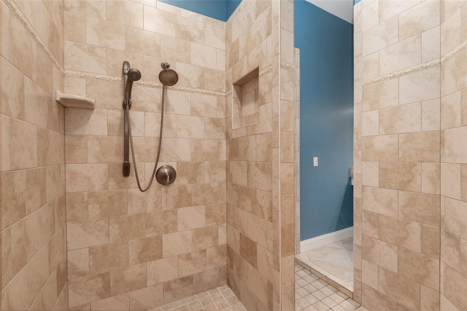 TRAILS THE - Residential