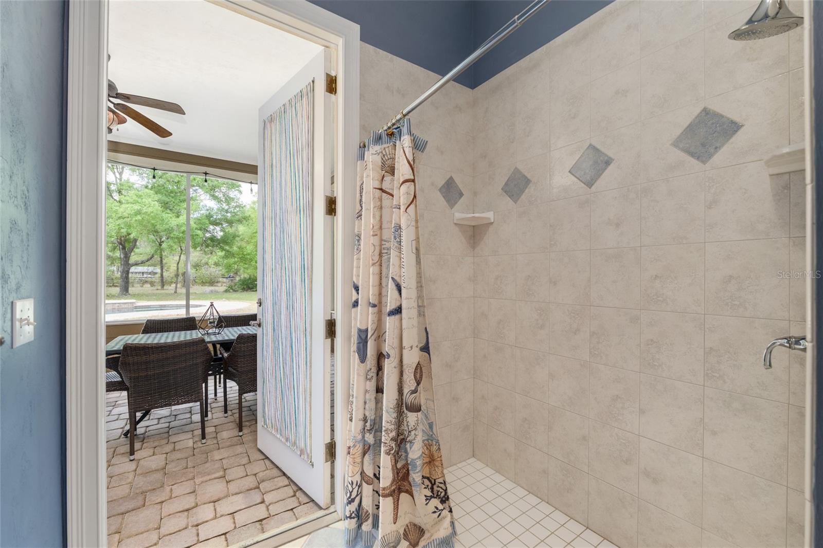 TRAILS THE - Residential