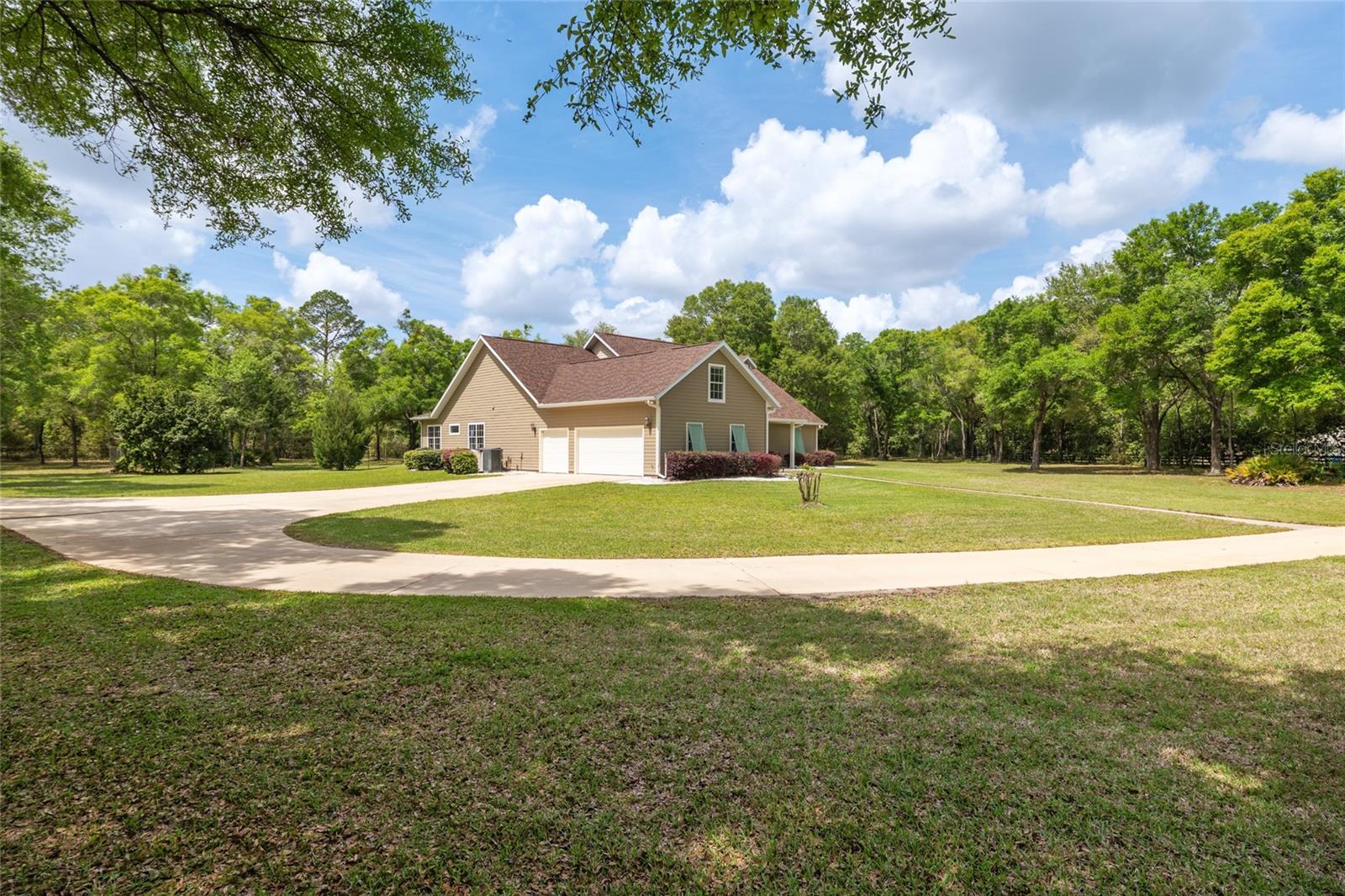 TRAILS THE - Residential