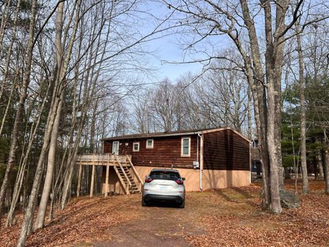 123 ROCKY ROAD LACKAWAXEN PA 18435