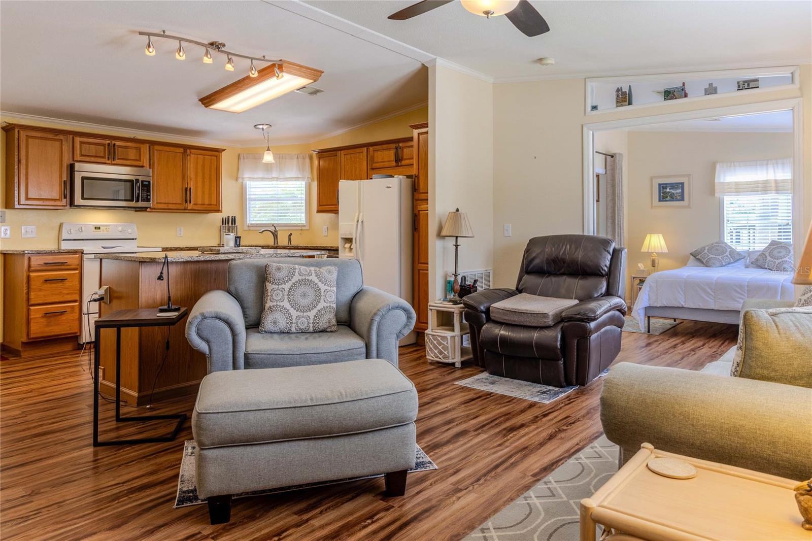 MAPLE LEAF ESTATES - Residential