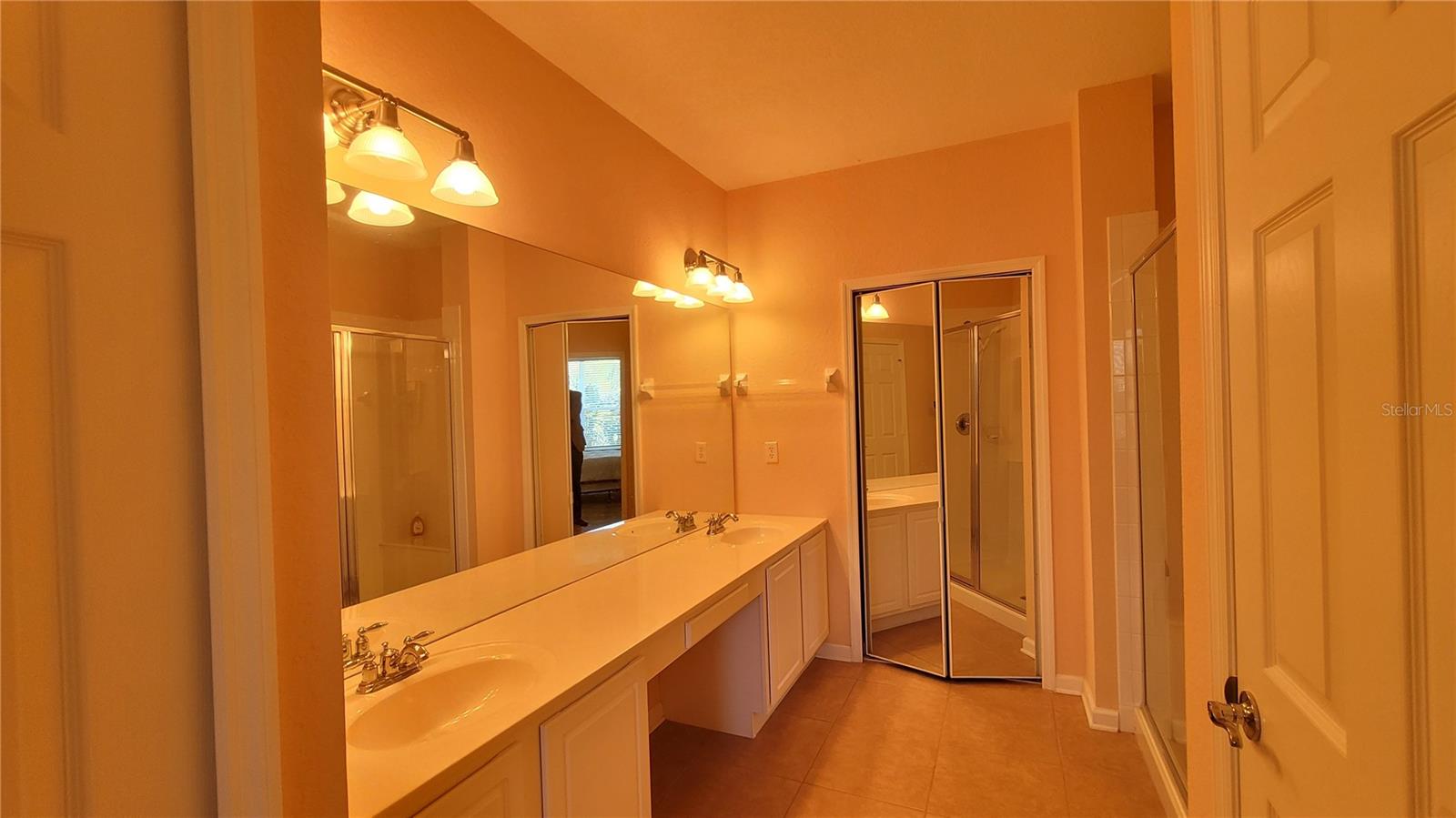 CARRIAGE HOMES AT DUNWOODY COMMONS A CONDO - Residential