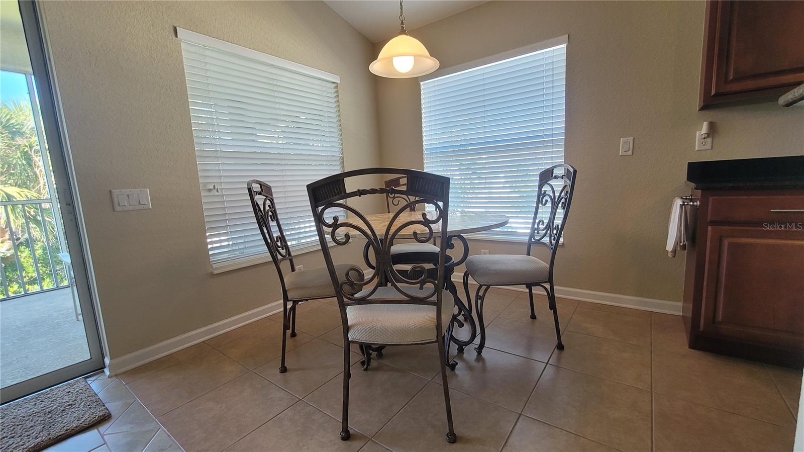 CARRIAGE HOMES AT DUNWOODY COMMONS A CONDO - Residential