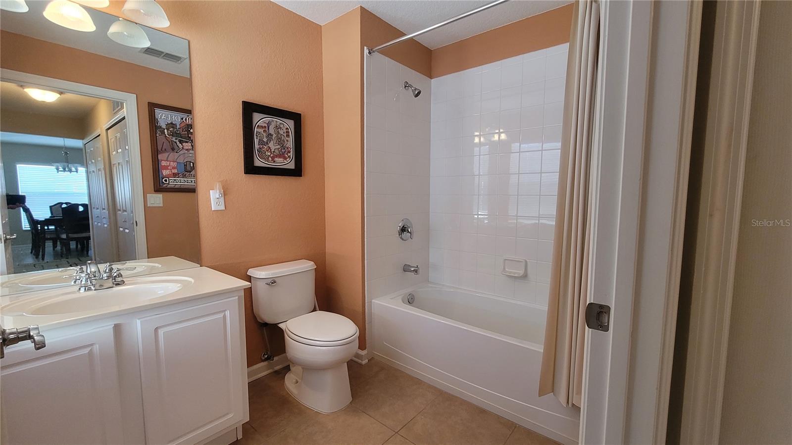 CARRIAGE HOMES AT DUNWOODY COMMONS A CONDO - Residential