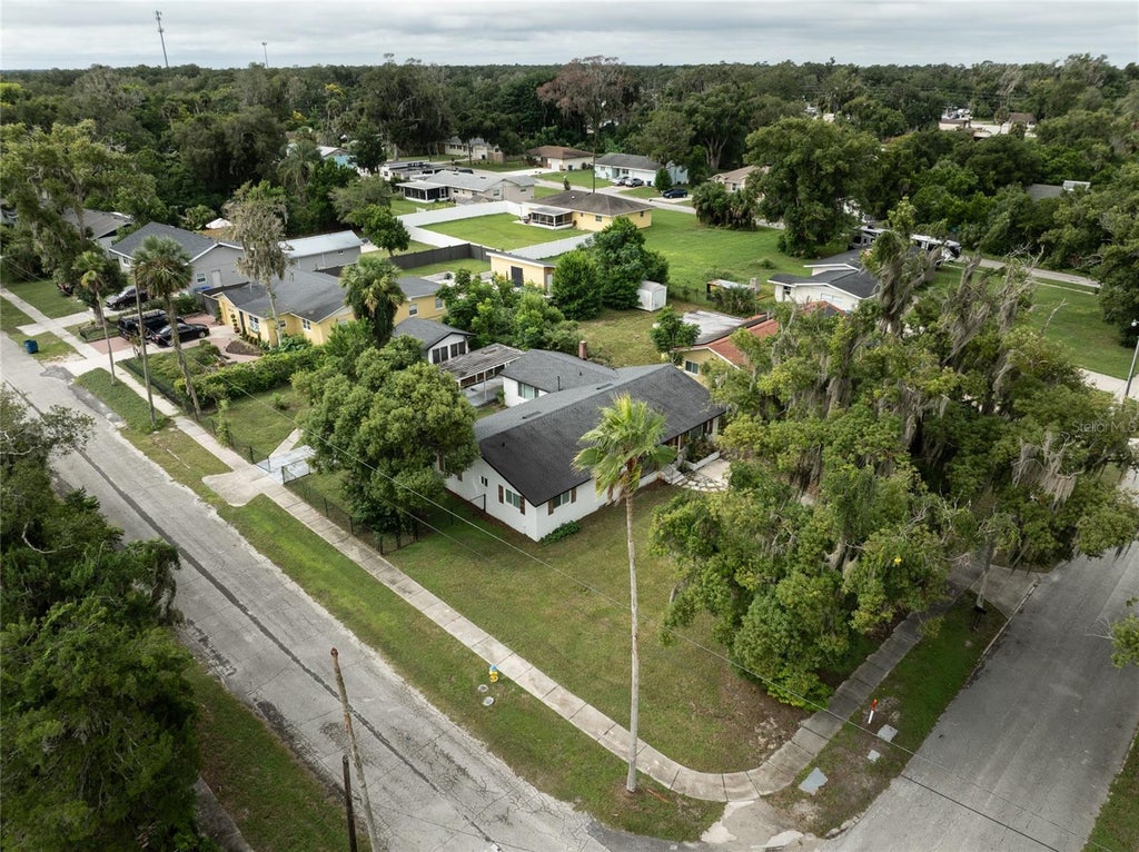Photo of 1004 N Camphor Lane, Deland, FL 32720 (MLS # V4951176)