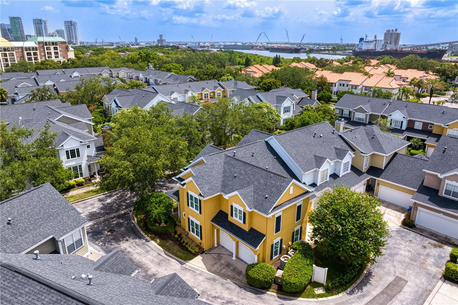 Photo 55 of 66 of 305 SEA ISLAND WAY townhome