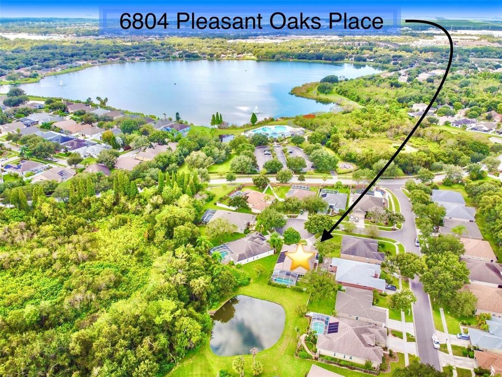 Photo of 6804 Pleasant Oaks Place, Riverview, FL 33578 (MLS # TB8397109)