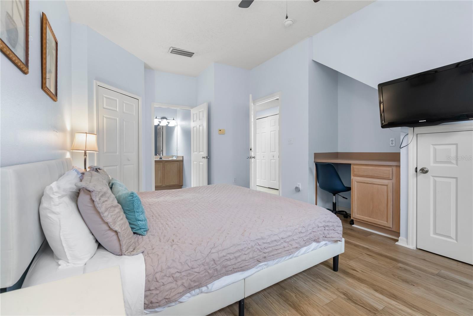 2733 SUN KEY PLACE