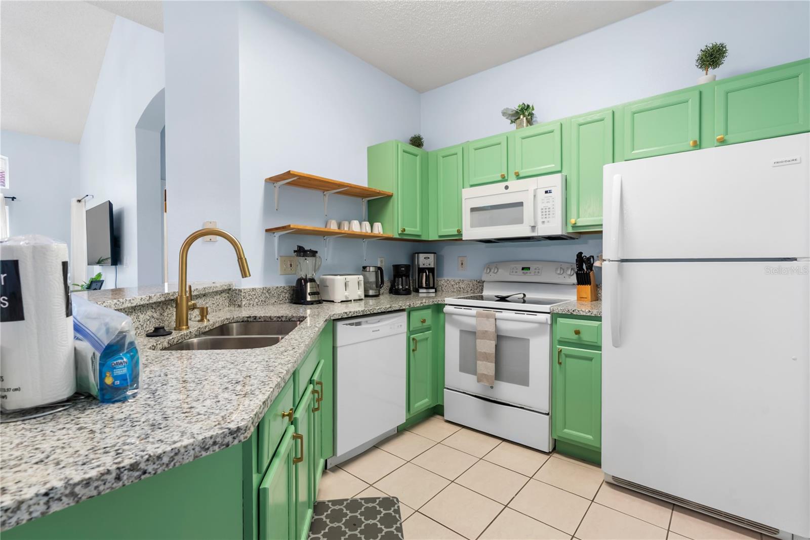 2733 SUN KEY PLACE