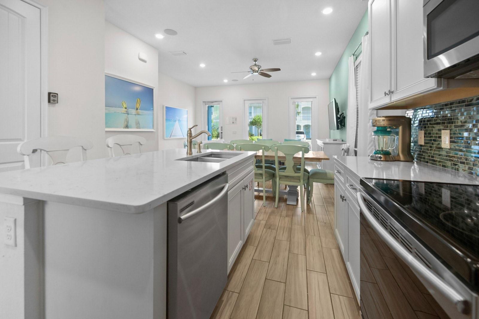 MARGARITAVILLE, ROLLING OAKS - Residential