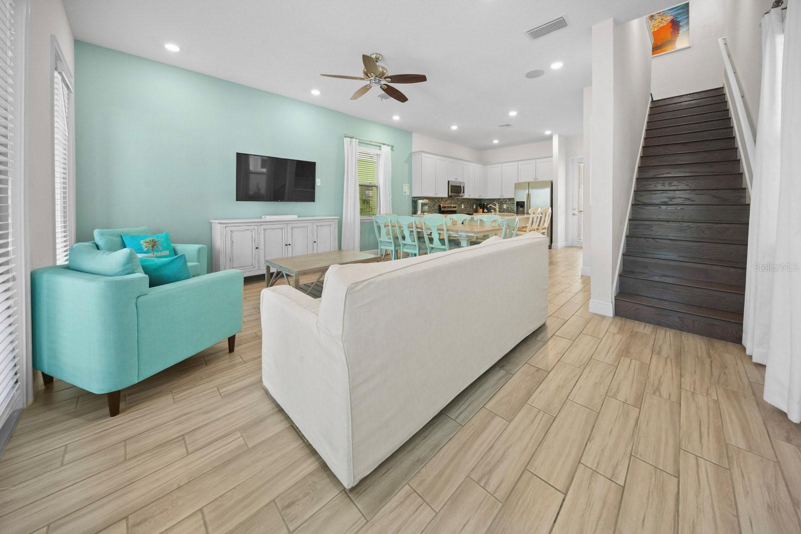 MARGARITAVILLE, ROLLING OAKS - Residential