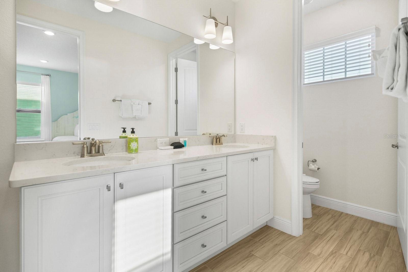 MARGARITAVILLE, ROLLING OAKS - Residential