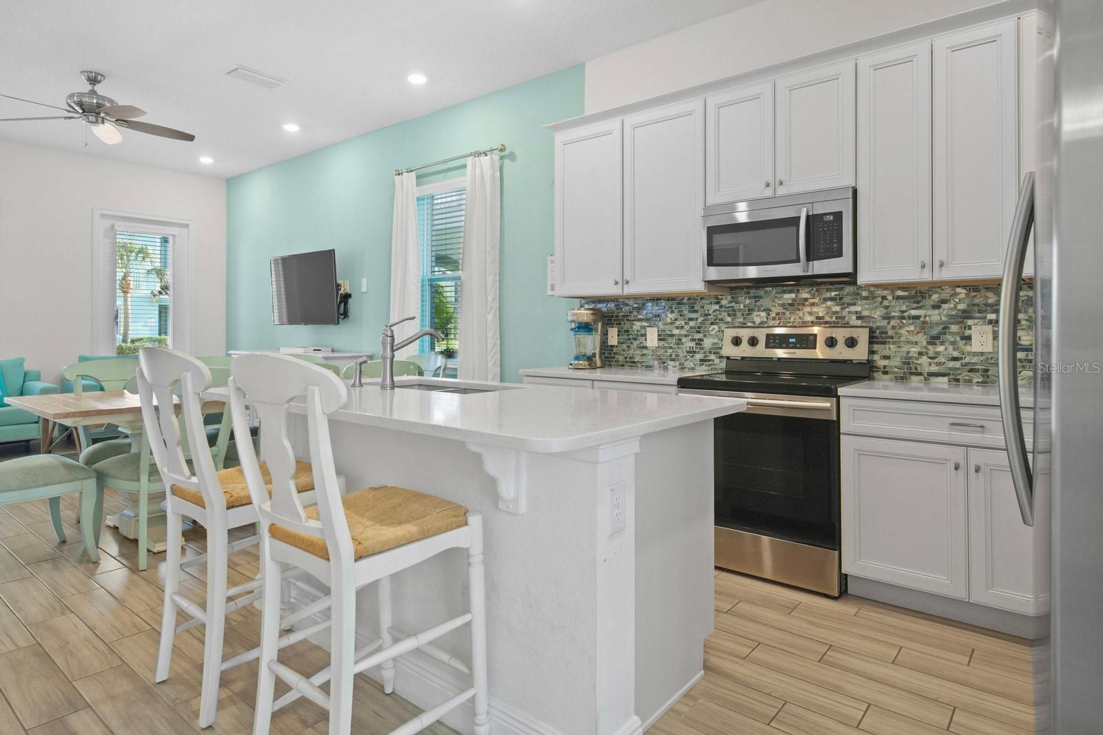 MARGARITAVILLE, ROLLING OAKS - Residential