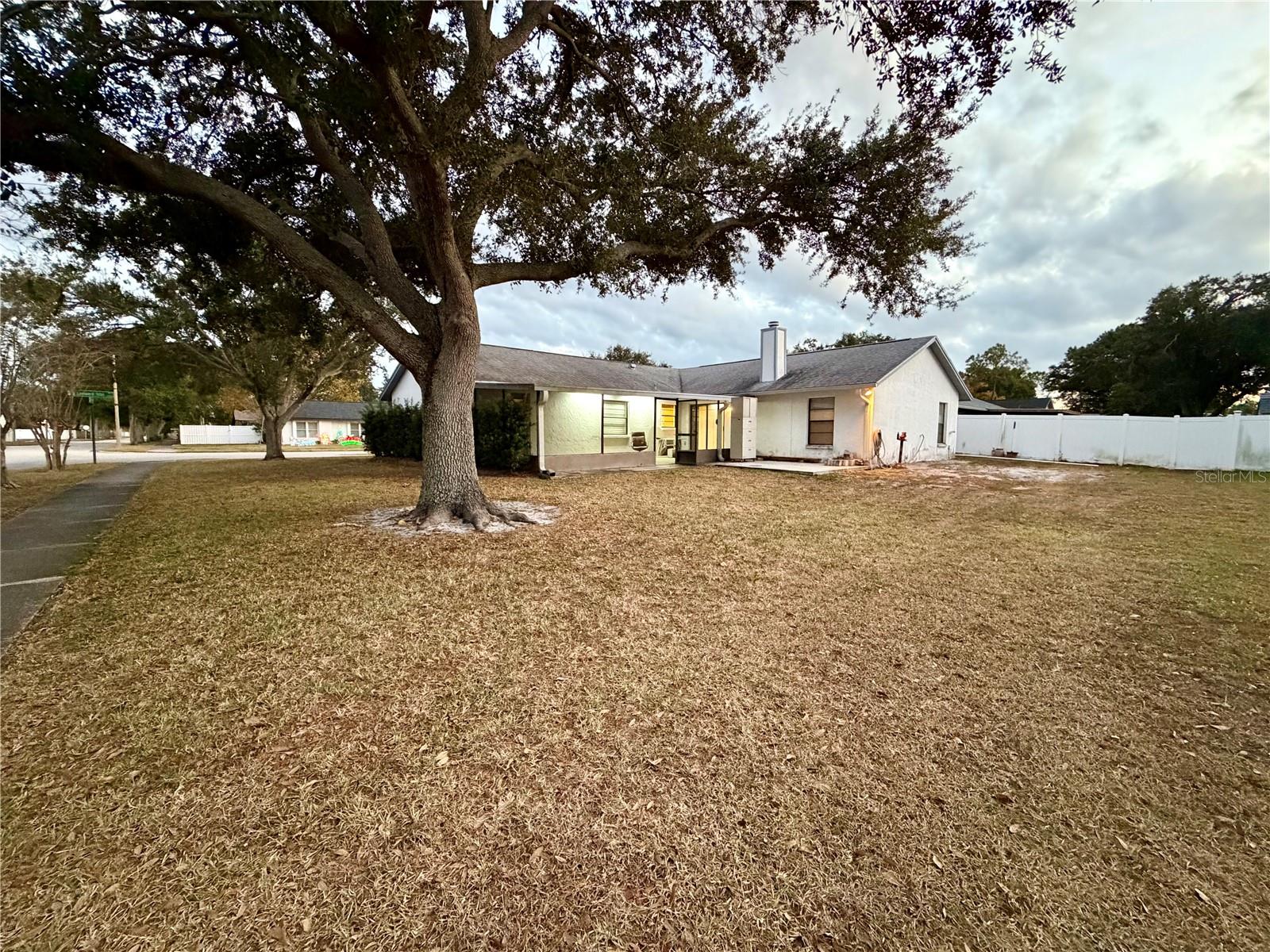 6718 LEEWARD ISLE WAY