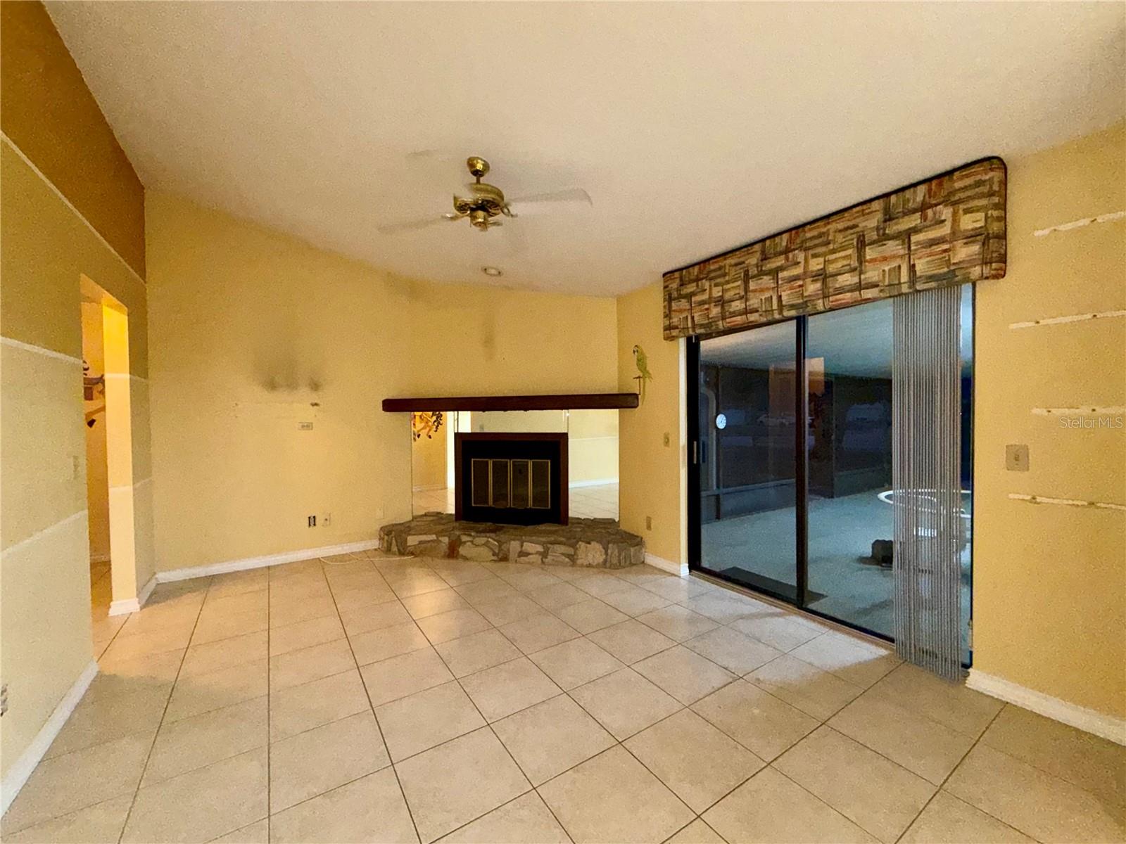 BAY PORT COLONY PH III UN 2-C - Residential