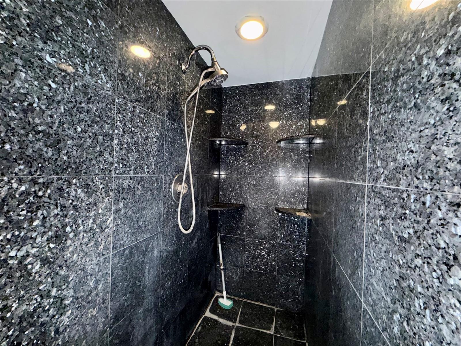 BAY PORT COLONY PH III UN 2-C - Residential