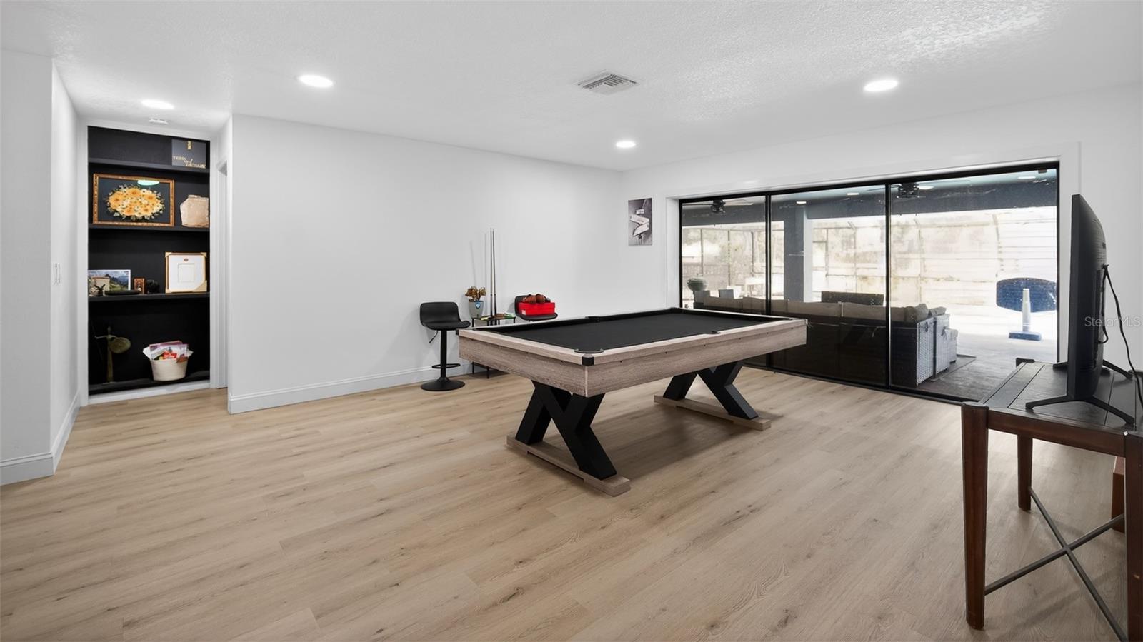 BARRINGTON OAKS EAST - Residential