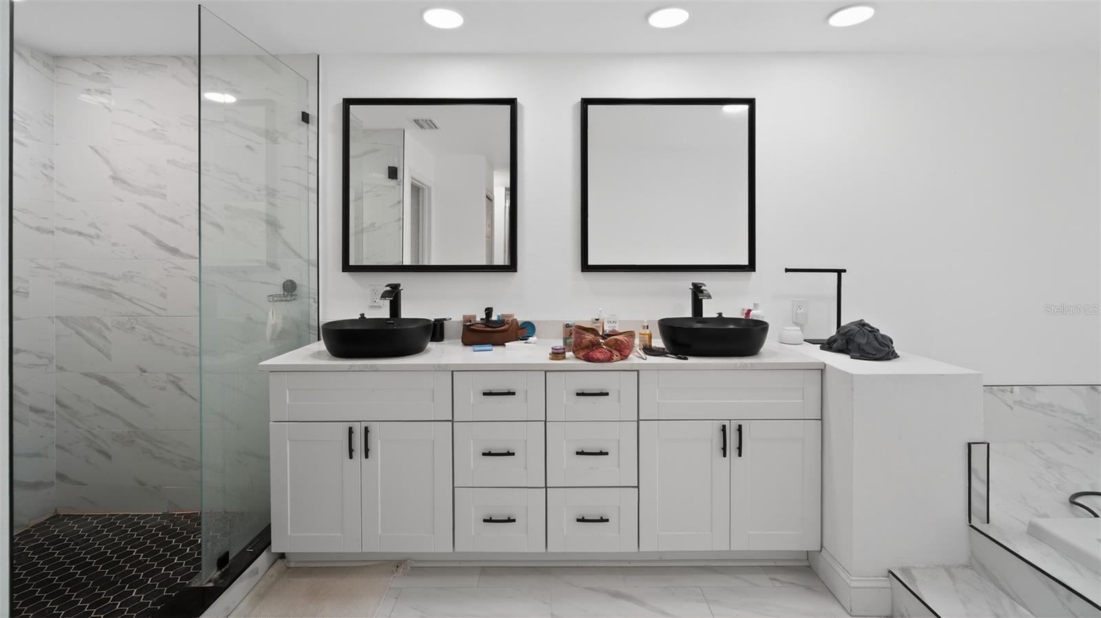 BARRINGTON OAKS EAST - Residential