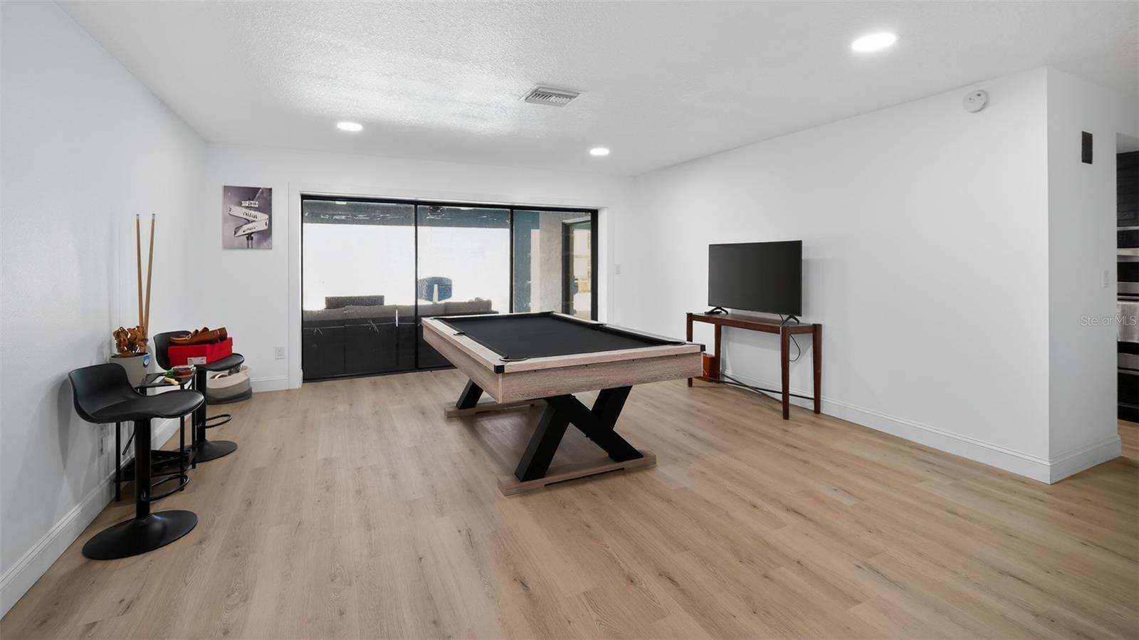 BARRINGTON OAKS EAST - Residential