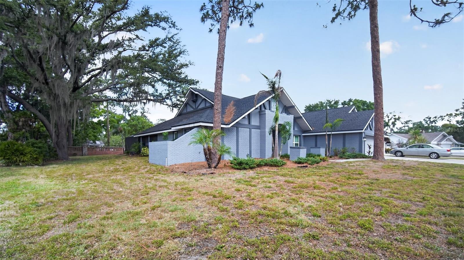 BARRINGTON OAKS EAST - Residential