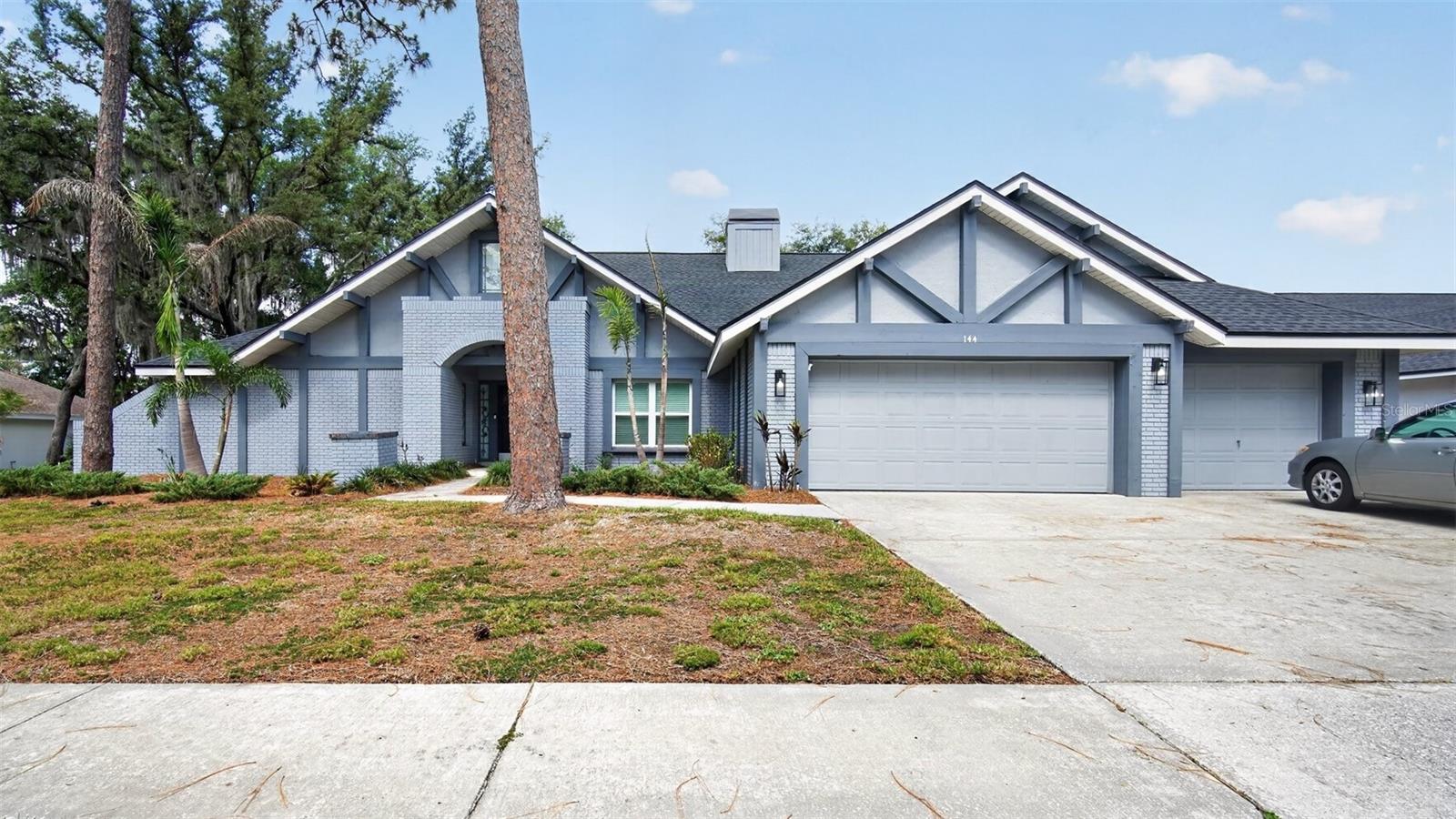BARRINGTON OAKS EAST - Residential