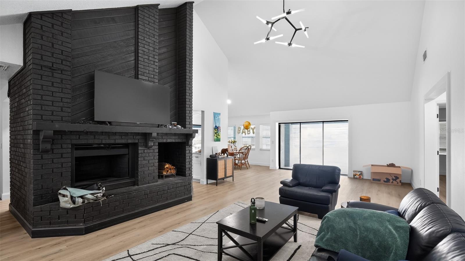 BARRINGTON OAKS EAST - Residential