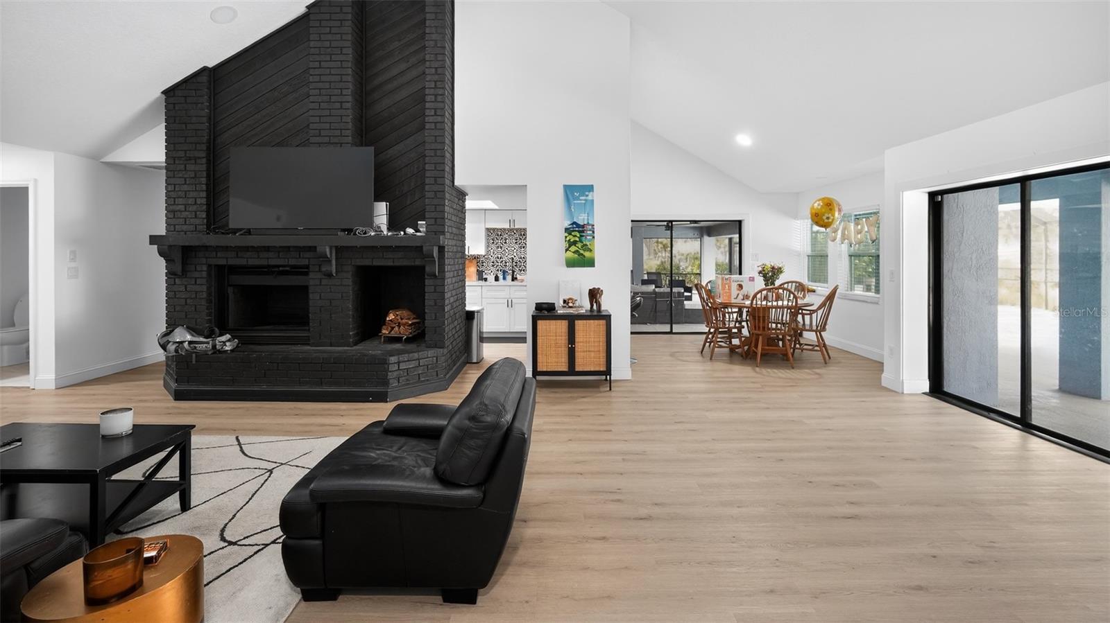 BARRINGTON OAKS EAST - Residential