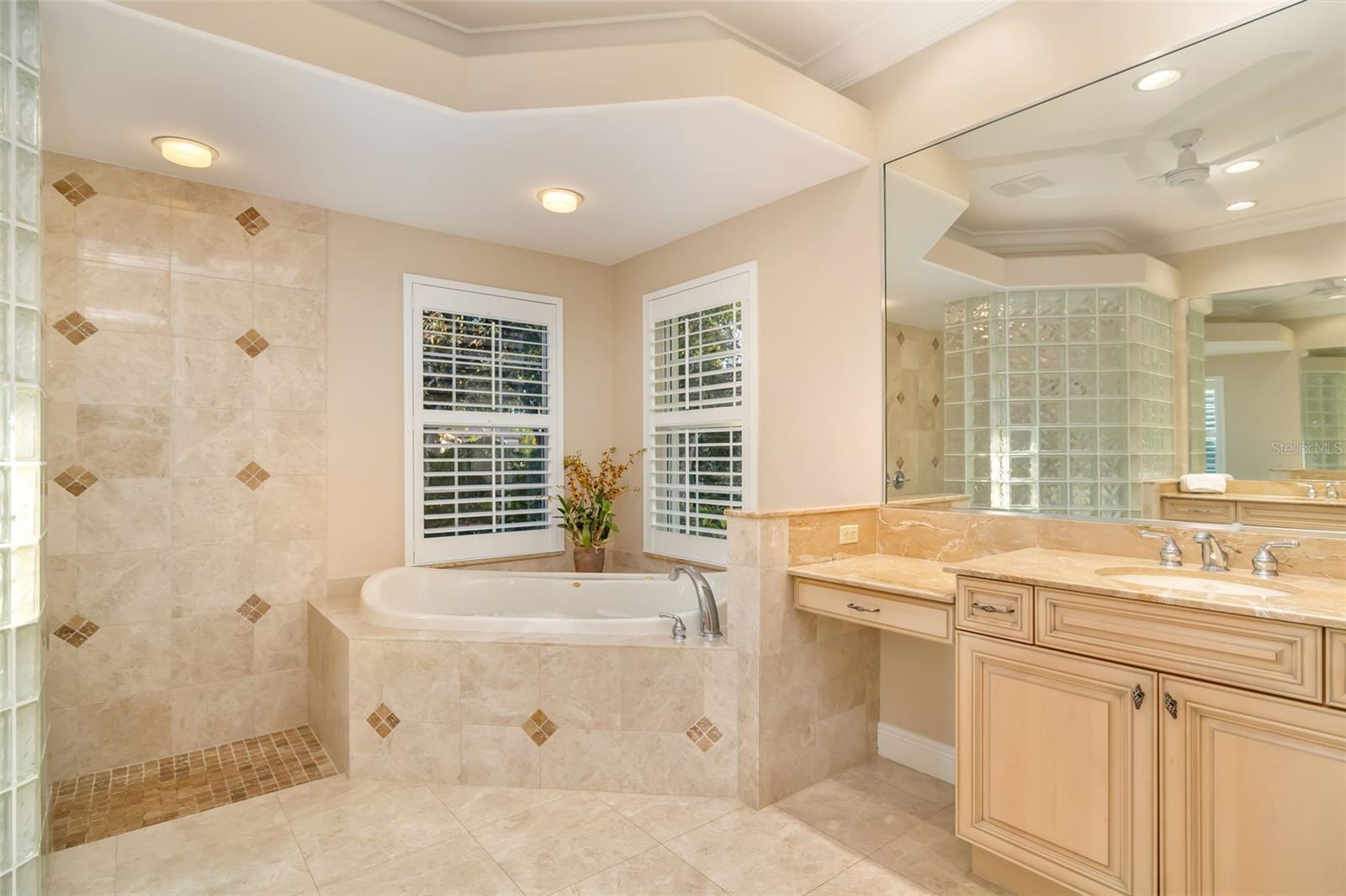 LAKEWOOD RANCH COUNTRY CLUB VILLAGE U&X - Residential